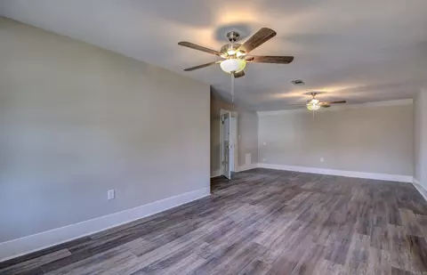 Living - 320 E Cedar St, Warren, AR 71671 photo 5 of 8