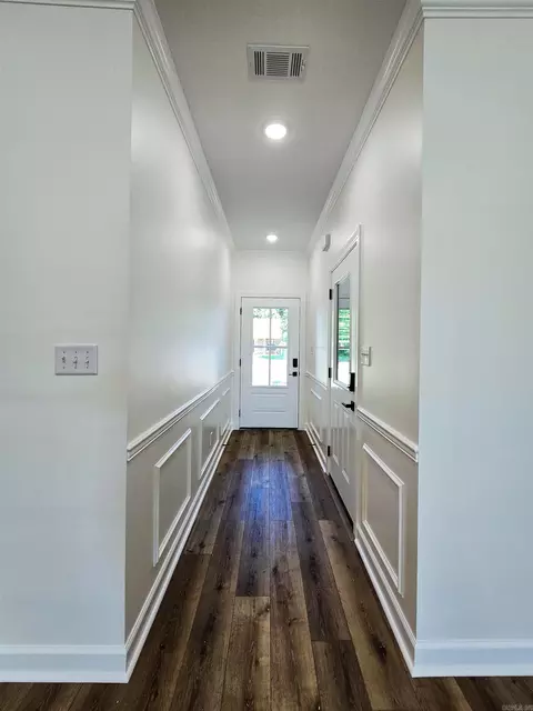 Entry Way - 207 Cypress St, Marked Tree, AR 72365 photo 3 of 7