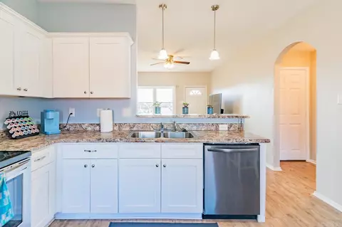 Kitchen - 205 Harper Dr, Brookland, AR 72417 photo 2 of 4