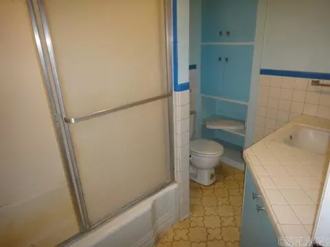Bath - 418 Dial Cir, Brinkley, AR 72021 photo 3 of 3