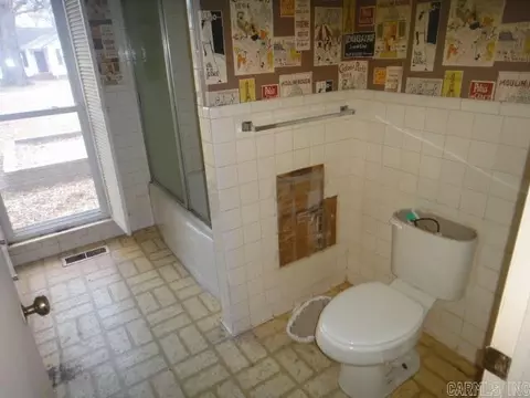 Bath - 418 Dial Cir, Brinkley, AR 72021 photo 1 of 3