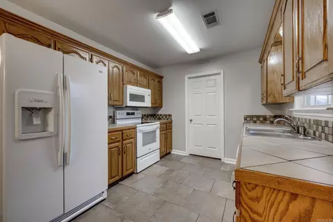 Kitchen - 416 N Beech St, Beebe, AR 72012 photo 2 of 5