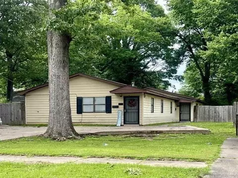 907 W 15th Ave, Pine Bluff, AR 71601 photo 1
