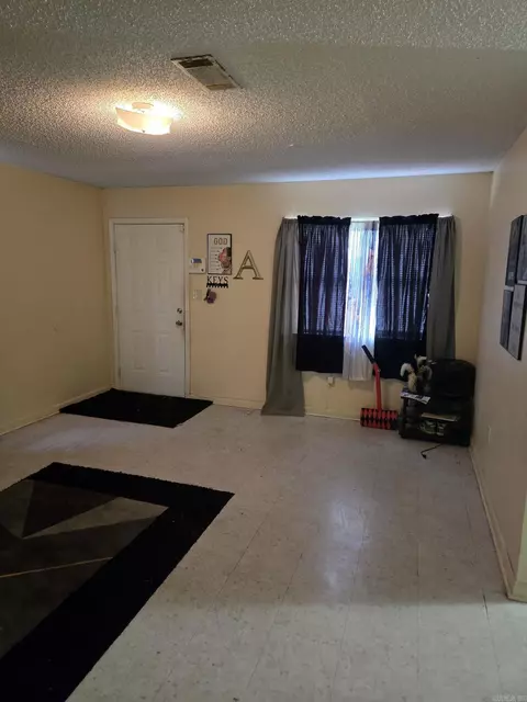 907 W 15th Ave, Pine Bluff, AR 71601 photo 9