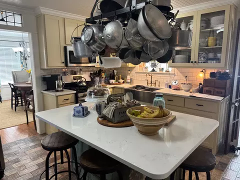 Kitchen - 8041 Us 62, Glencoe, AR 72539 photo 2 of 5