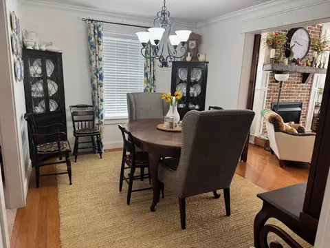 Dining - 8041 Us 62, Glencoe, AR 72539 photo 3 of 4