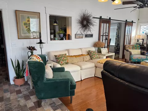 Living - 8041 Us 62, Glencoe, AR 72539 photo 5 of 7