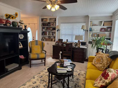 Living - 8041 Us 62, Glencoe, AR 72539 photo 3 of 7
