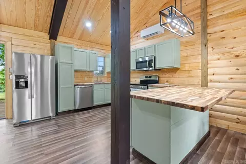 Kitchen - 249 Oak Ridge Dr, Ashdown, AR 71822 photo 2 of 5
