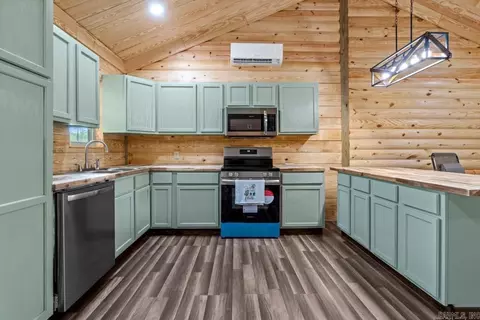 Kitchen - 249 Oak Ridge Dr, Ashdown, AR 71822 photo 4 of 5