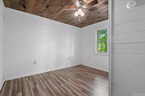 Bedroom - 249 Oak Ridge Dr, Ashdown, AR 71822 photo 2 of 3