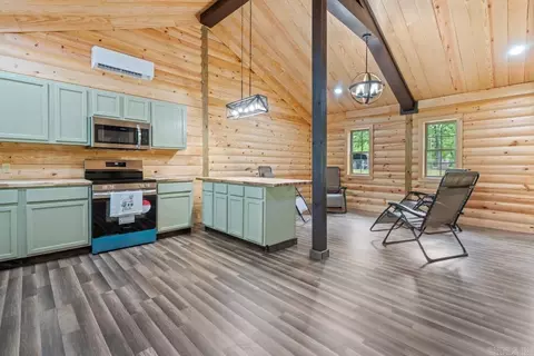 Kitchen - 249 Oak Ridge Dr, Ashdown, AR 71822 photo 3 of 5