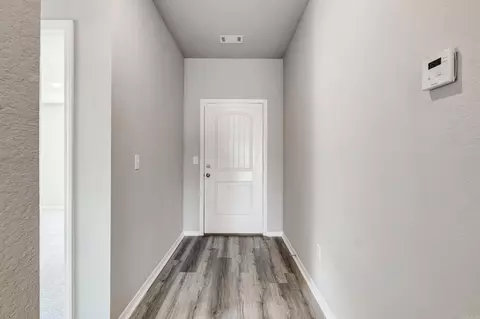 Entry Way - 6056 Croft Ave, Benton, AR 72019 photo 1 of 5