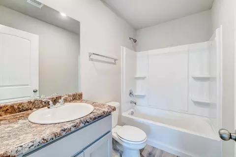 Bath - 6056 Croft Ave, Benton, AR 72019 photo 2 of 2