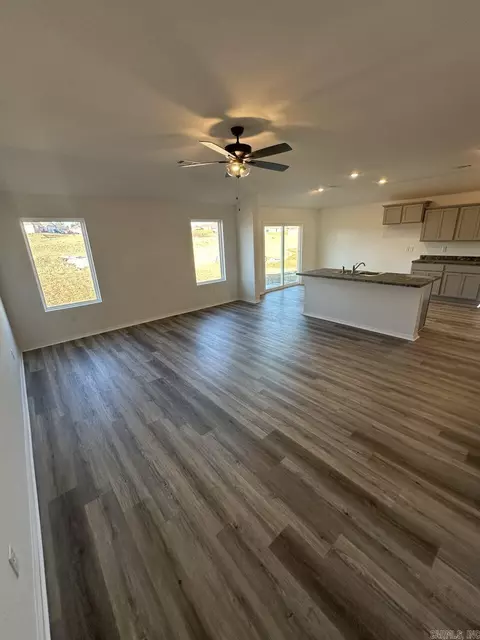Living - 6040 Croft Ave, Benton, AR 72019 photo 1 of 1