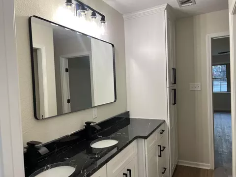 Bath - 2902 Mary Dr, Pine Bluff, AR 71603 photo 1 of 3