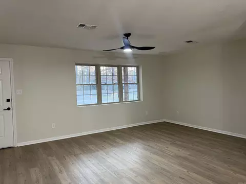 Living - 2902 Mary Dr, Pine Bluff, AR 71603 photo 1 of 1