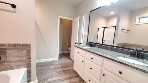 Bath - 793 Mango Loop, Austin, AR 72007 photo 2 of 3