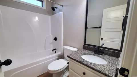 Bath - 793 Mango Loop, Austin, AR 72007 photo 3 of 3