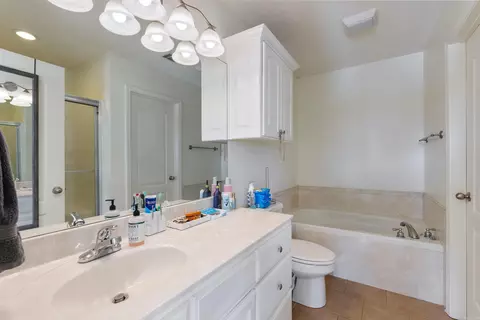 Bath - 110 Willow Lake Dr, Ward, AR 72176 photo 1 of 4
