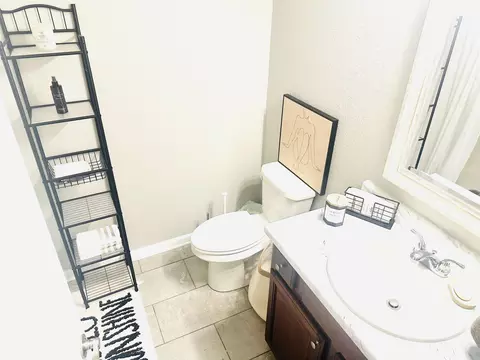 Bath - 2001 Rehobooth Cir, Searcy, AR 72143 photo 1 of 2