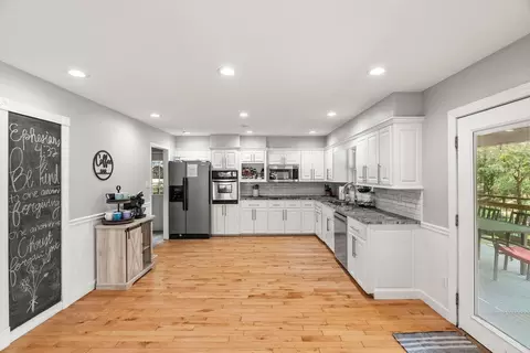 Kitchen - 357 Catherine Cove Rd, Malvern, AR 72104 photo 1 of 3
