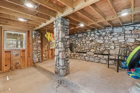 Entry Way - 357 Catherine Cove Rd, Malvern, AR 72104 photo 5 of 5