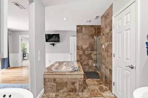 Bath - 357 Catherine Cove Rd, Malvern, AR 72104 photo 4 of 6