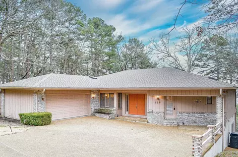 129 Castano Dr, Hot Springs Village, AR 71909