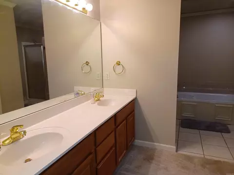 Bath - 7900 Coachlight, Pine Bluff, AR 71603 photo 1 of 3