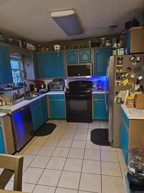 Kitchen - 12 Jay Cir, Cabot, AR 72023 photo 1 of 1