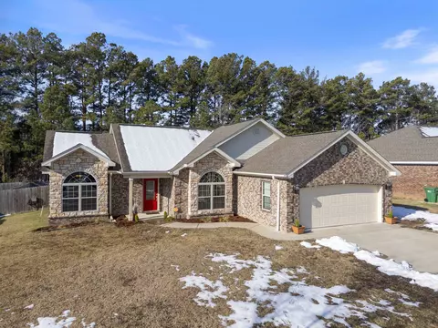 Exterior - 424 Sunshine Ln, Redfield, AR 72132 photo 3 of 7