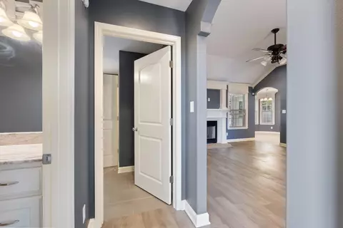 Entry Way - 424 Sunshine Ln, Redfield, AR 72132 photo 3 of 3