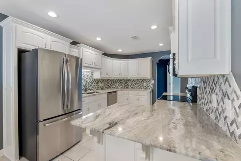Kitchen - 424 Sunshine Ln, Redfield, AR 72132 photo 6 of 7