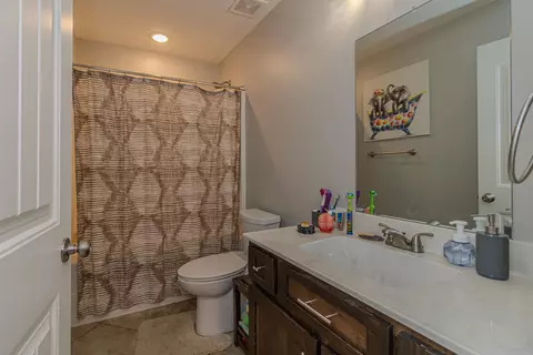 Bath - 210 Stacy Dr, Paragould, AR 72450 photo 1 of 3