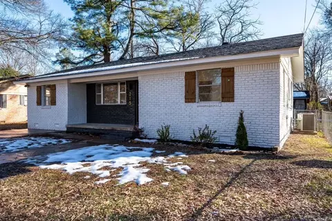 215 E 8th St, Lonoke, AR 72086 photo 2