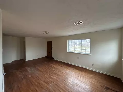 1212 W 9th Ave, Pine Bluff, AR 71603 photo 5