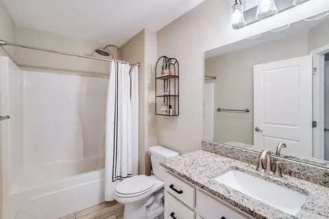 Bath - 45 Wellswood Dr, Greenbrier, AR 72058 photo 3 of 3