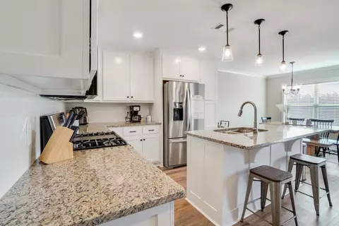 Kitchen - 45 Wellswood Dr, Greenbrier, AR 72058 photo 2 of 2