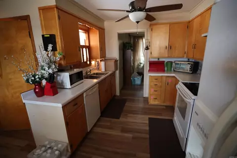 Entry Way - 609 E Cedar, Warren, AR 71671 photo 1 of 2