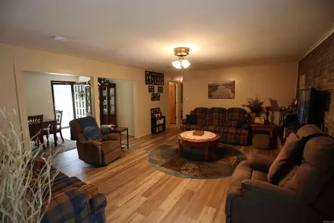 Living - 609 E Cedar, Warren, AR 71671 photo 1 of 2
