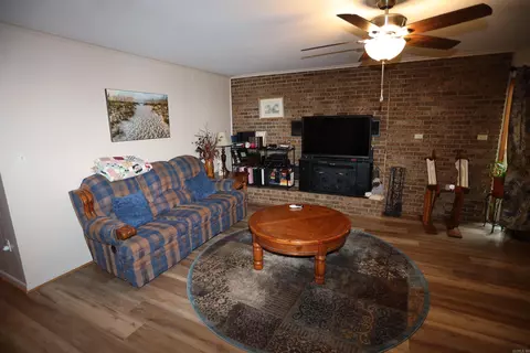 Living - 609 E Cedar, Warren, AR 71671 photo 2 of 2