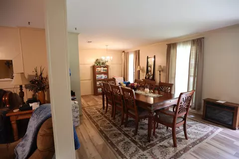 Dining - 609 E Cedar, Warren, AR 71671 photo 1 of 2