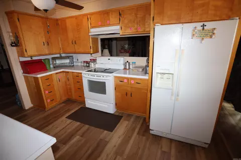 Kitchen - 609 E Cedar, Warren, AR 71671 photo 1 of 2