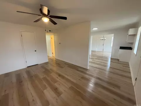 Living - 453 Wayne, Trumann, AR 72472 photo 1 of 2
