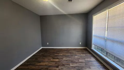 Living - 2401 Taft St, Pine Bluff, AR 71603 photo 1 of 2