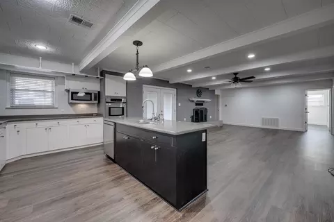 11 Williamsburg Ct, Conway, AR 72034 photo 9