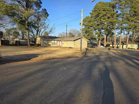 722 E 6th St, Hope, AR 71801 photo 2