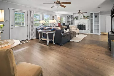 Living - 12 W Post Oak Dr, Conway, AR 72034 photo 4 of 4