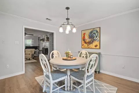 Dining - 12 W Post Oak Dr, Conway, AR 72034 photo 2 of 3